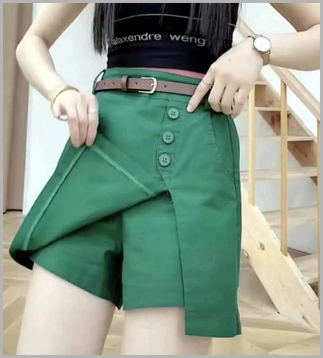 Metticus High Waist Plain Buttoned Slit Mini Skort